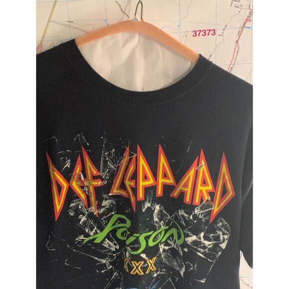 Def Leppard Poison XXX Tesla 2017 Concert Tour Black Tee Shirt Size Large - Picture 8 of 9